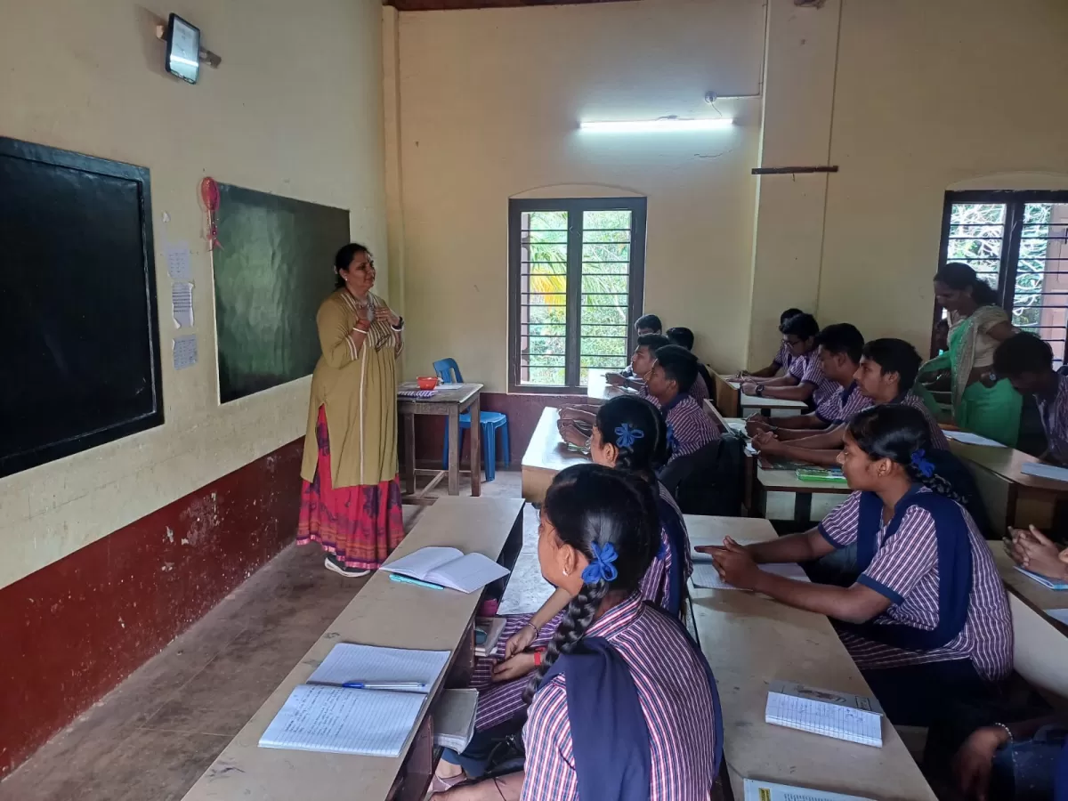 Spoken English class by Mrs. Seema Upadhya